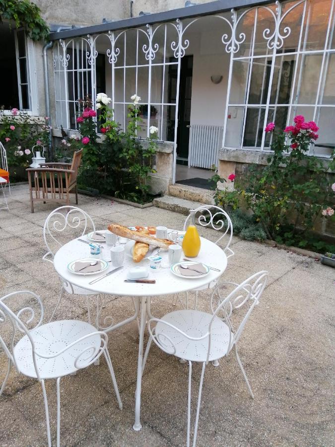 Le Relais Des Roses- Chambres D'Hotes Vatan Exterior foto