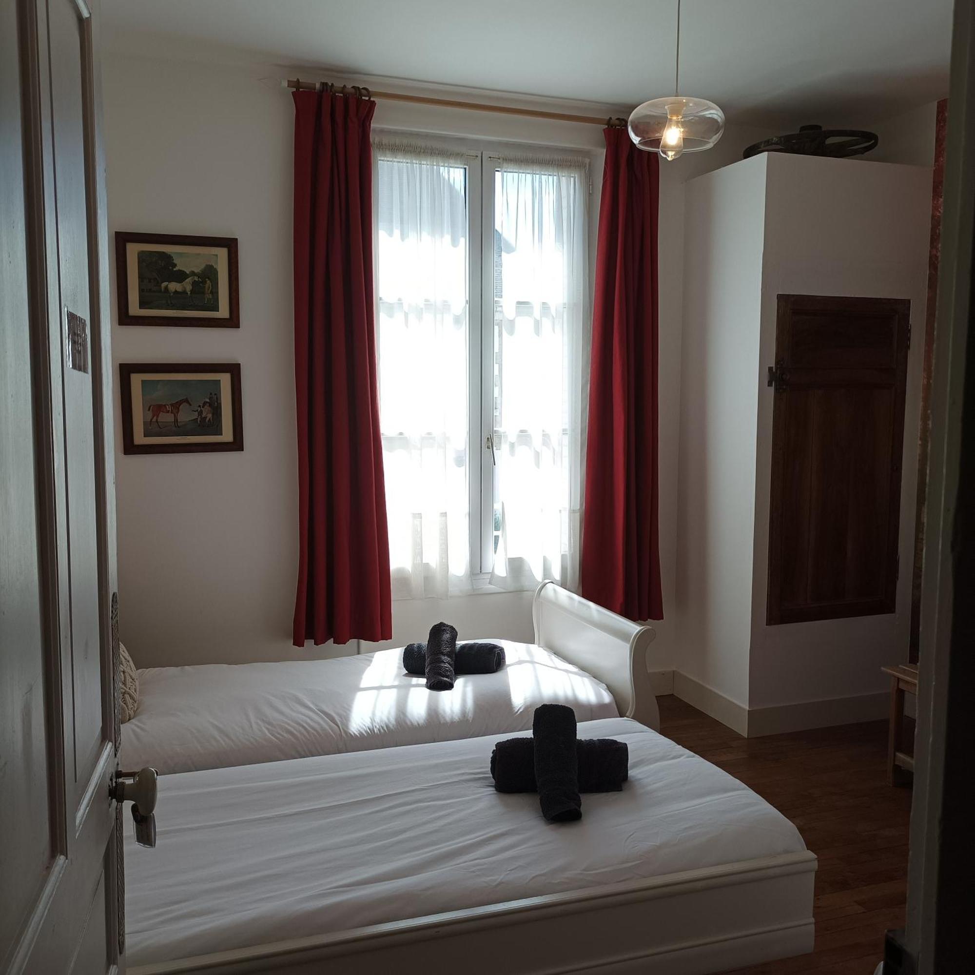 Le Relais Des Roses- Chambres D'Hotes Vatan Cameră foto